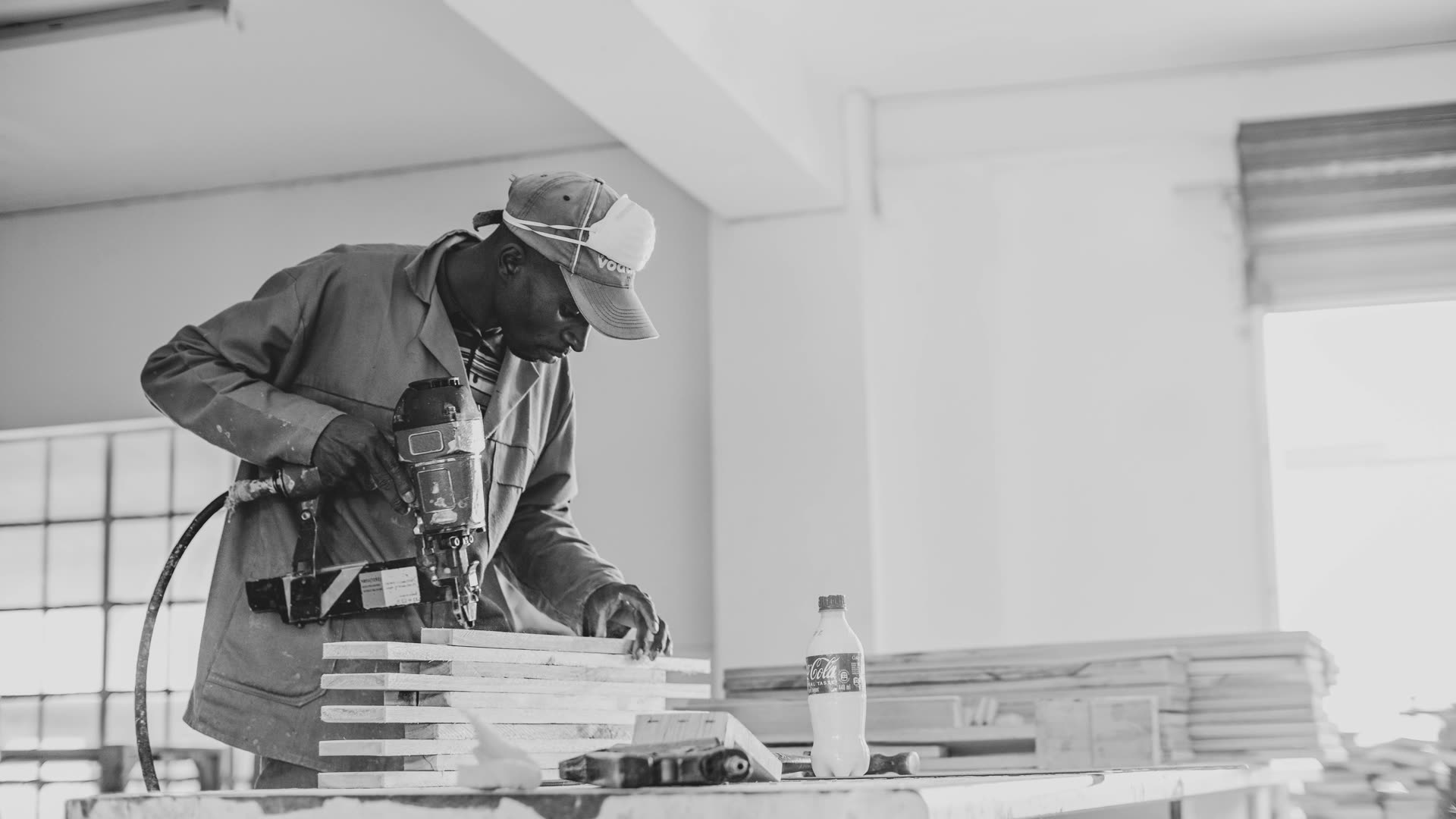D3 craftsman cutting timber for furniture frames