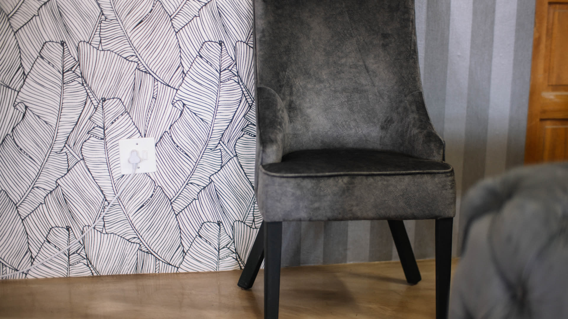 Contemporary lounge furniture in a calm, modern interior