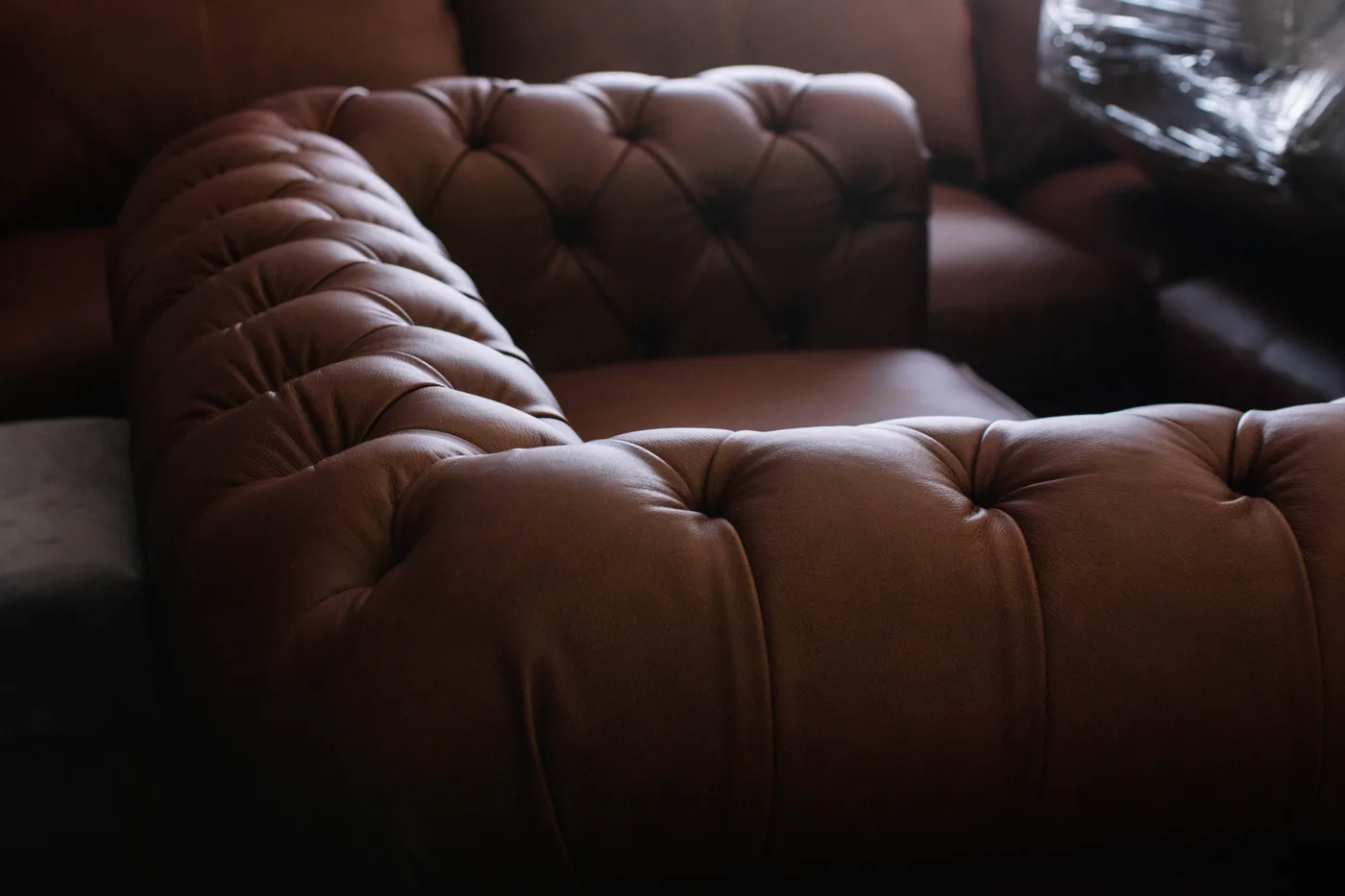 D3 Chesterfield leather craftsmanship