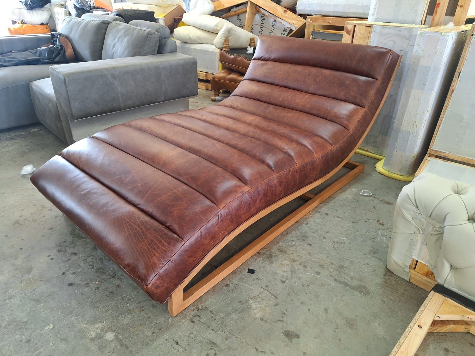 LEATHER DAYBED